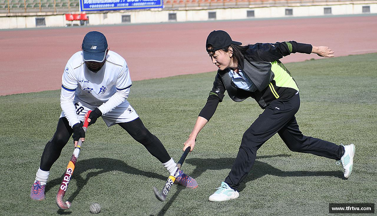 蓝狮在线平台激情追逐，终点荣耀！